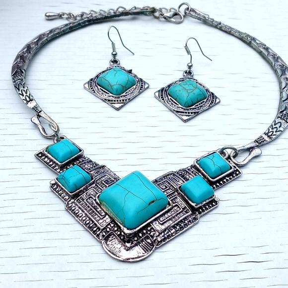 Silver Turquoise Necklace Bracelet and Earring Set - Picture 3 of 6